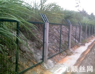 鐵路防護柵欄1.jpg
